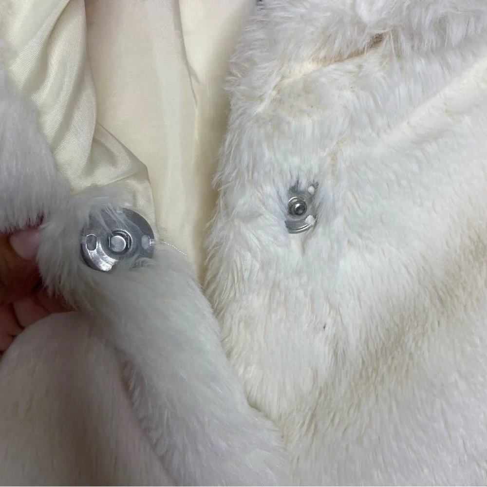 Me Jane Girls White/Off-White Faux Fur Coat Size 4/5